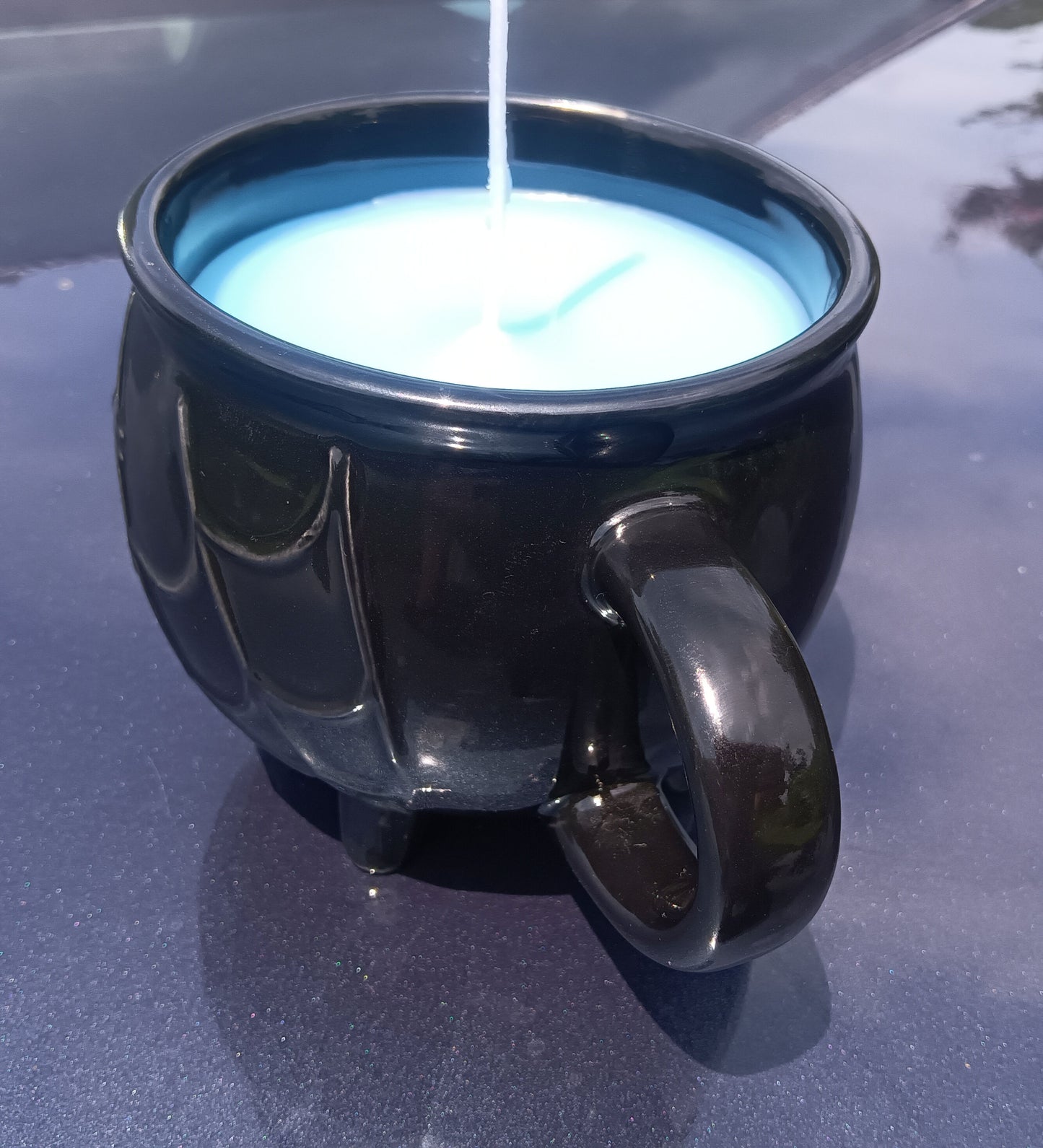 Spider's Kiss 12-Ounce Halloween Cauldron Candle-Mug