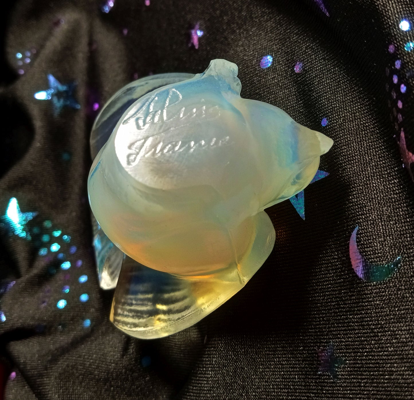 Sabino Art Glass Opalescent Small Feeding Bird - "Oiseau Picotant"