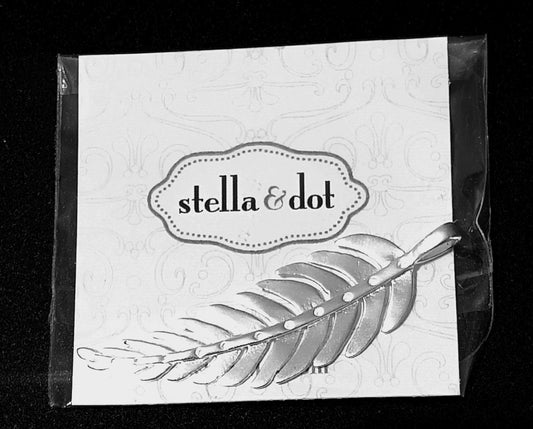 Stella & Dot Signature Leaf Charm