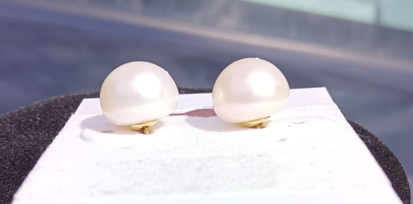 Button-Shape Pearl Earrings