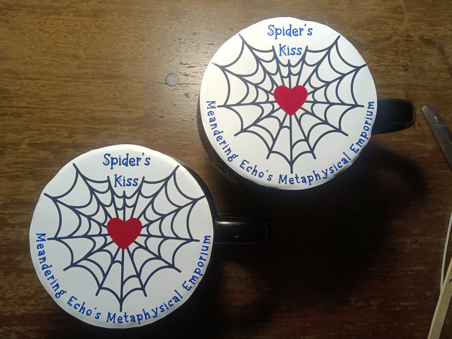 Spider's Kiss 12-Ounce Halloween Cauldron Candle-Mug