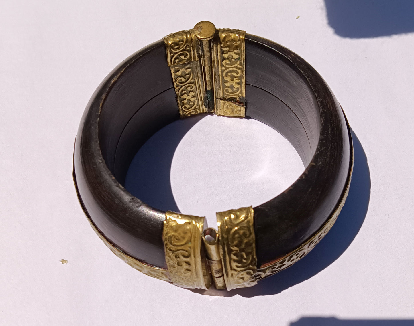 Vintage Bracelet 70s Boho statement Bangle Artisan Horn Repousse Metal hinged